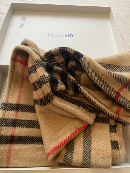 NEW Burberry hooded scarf Carousel 16