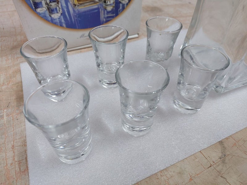 BORMIOLI ROCCO "Snappy" 7-Piece Glass Set Carousel 2