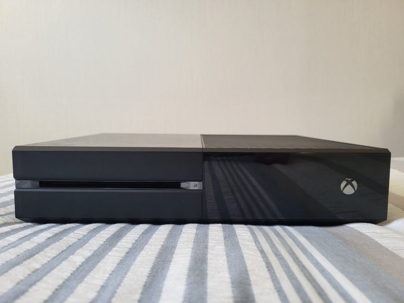 Original Xbox One 500GB, Console Only Carousel 1
