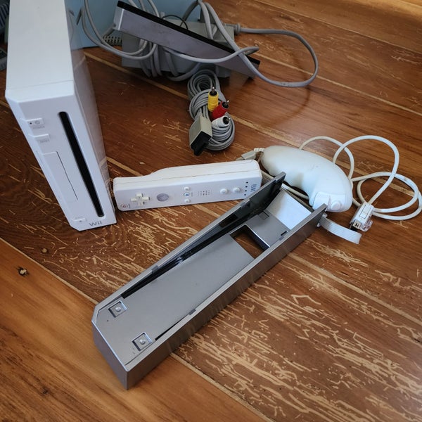 \\Wii// Nintendo Wii Console + Controller Carousel 1