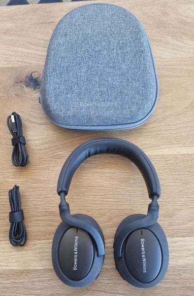 B&W PX7 Wireless Headphones Carousel 2