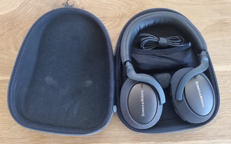 B&W PX7 Wireless Headphones Carousel 4