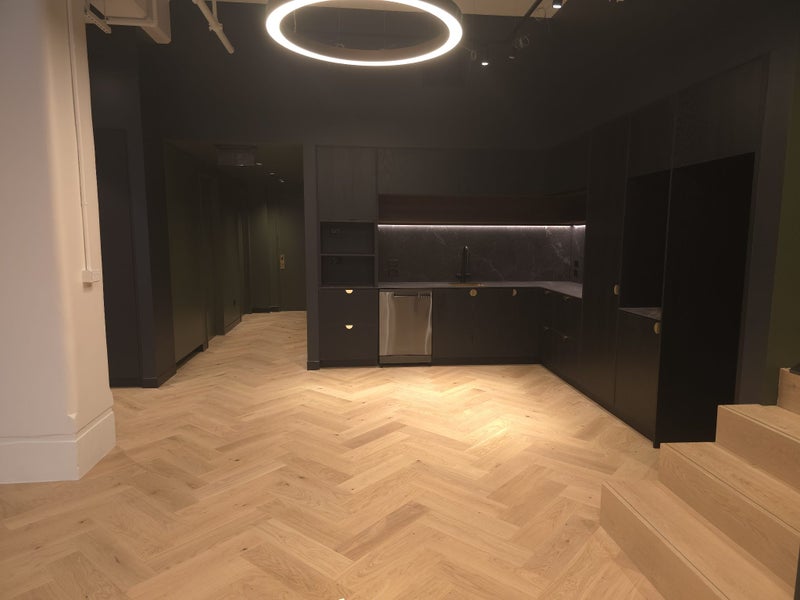 Laminate Hardwood and LVP Flooring Installers Carousel 1