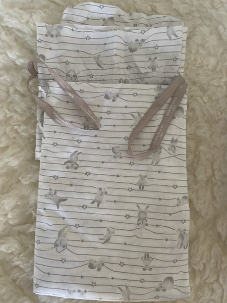 Baby cot and bedding bundle Carousel 16
