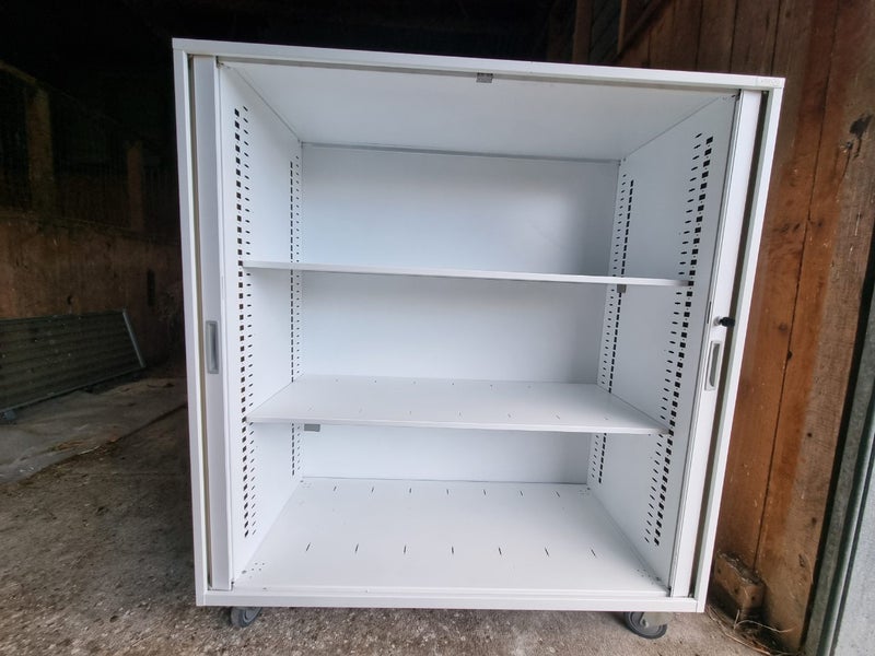 Cabinets Tambour with wheels Carousel 2