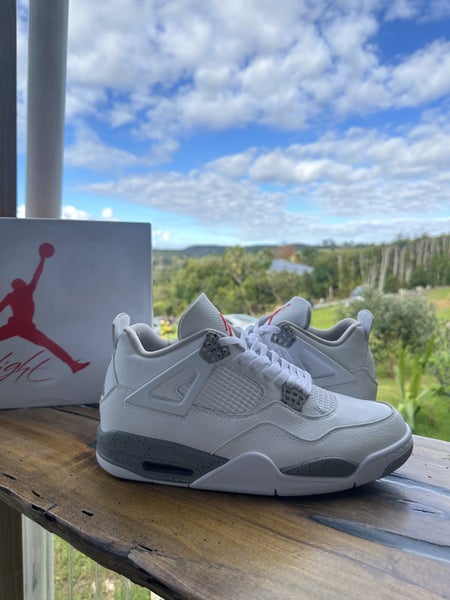 Jordan 4 White Oreo Carousel 2