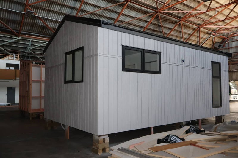 PREMIUM 30m2 1-Bed SELF CONTAINED, READY 2 GO! Carousel 2