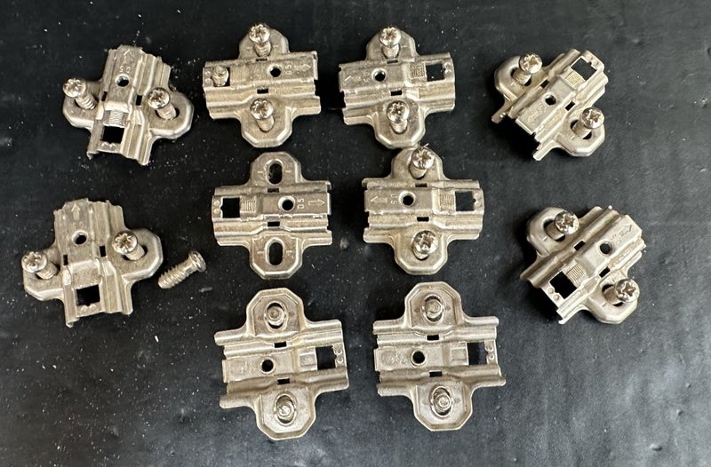 Hinge Mounting Plates 10 Pack #10 - $1 Reserve (Box V) Carousel 1