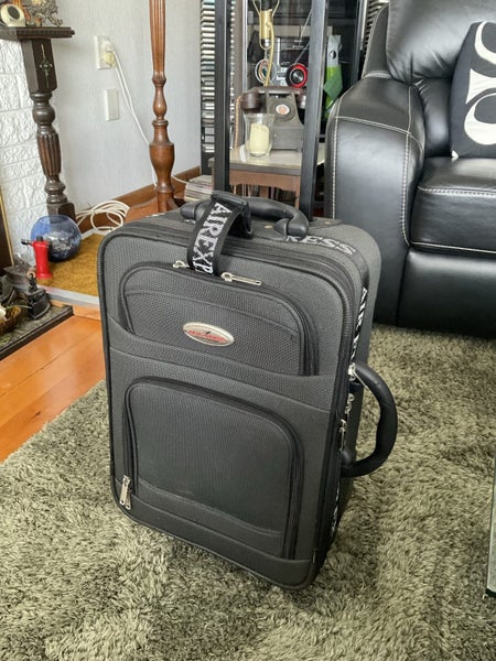 Small travel suit case Carousel 1