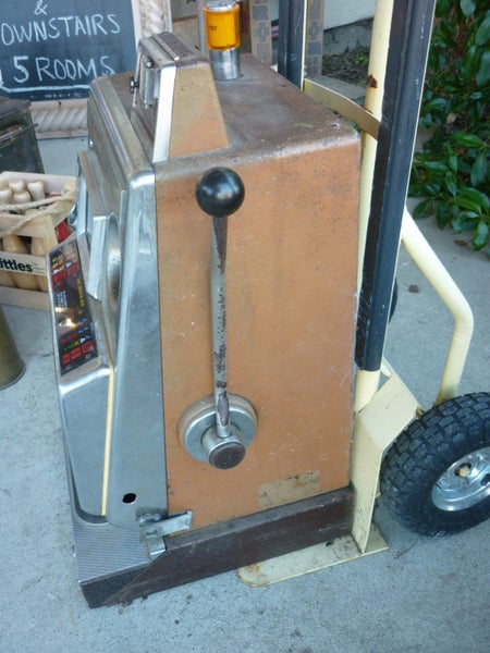 ONE ARM BANDIT. VINTAGE RESTORERS DREAM. Carousel 5