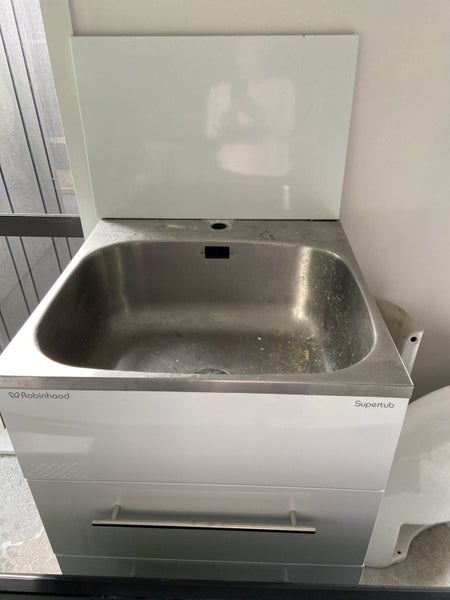 *** Robinhood Supertub and wall tile *** Carousel 1