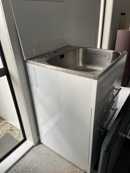 *** Robinhood Supertub and wall tile *** Carousel 2