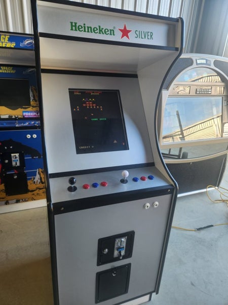 Arcade machine Carousel 1