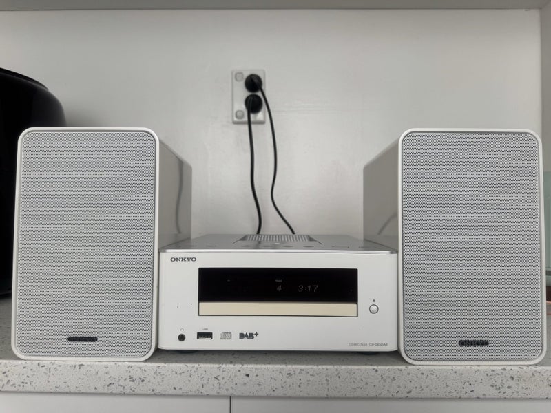 Onkyo CR-245DAB Stereo w Speakers Carousel 1