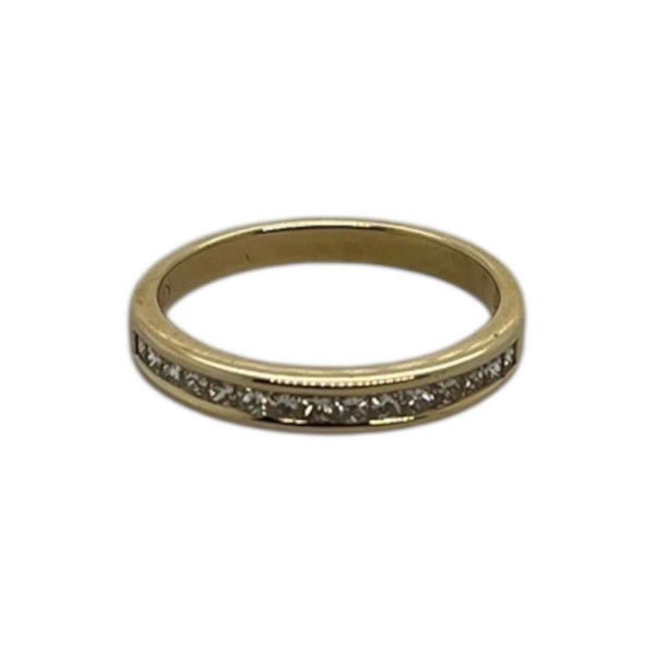 9ct yellow gold ring Carousel 1