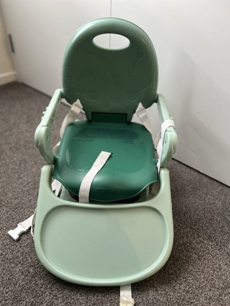 Chicco Pocket Snack Seat - Sage Carousel 1