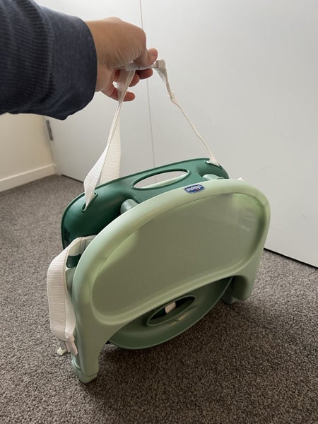 Chicco Pocket Snack Seat - Sage Carousel 5