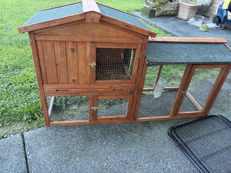 Rabbit hutch Carousel 1