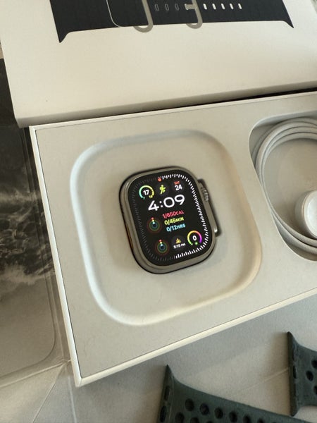 Apple Watch Ultra 49mm - 100% Battery Health Carousel 10