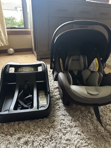 Safety 1st Baby capsule with base NEW Carousel 1