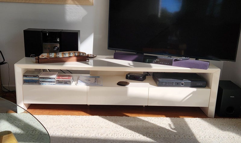 TV CABINET Carousel 1