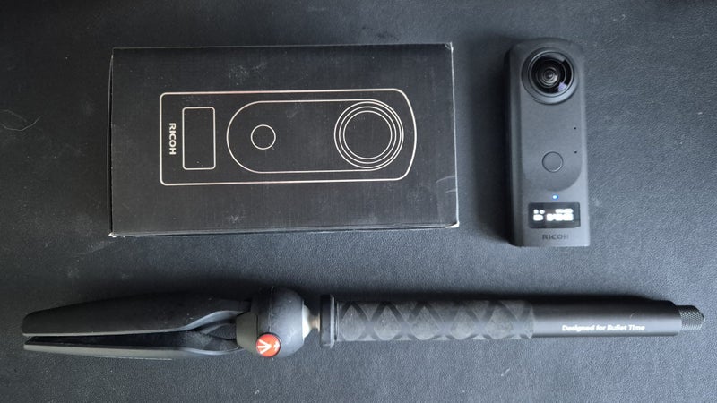 RICOH THETA Z1 Carousel 2