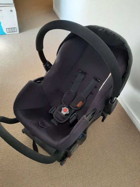 Edwards & Co Avery Capsule Car Seat Carousel 1