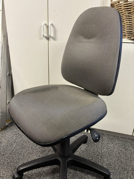 Spectrum 3 office chair Carousel 1