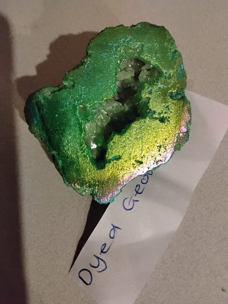 GEODE CHRYSTAL Carousel 1