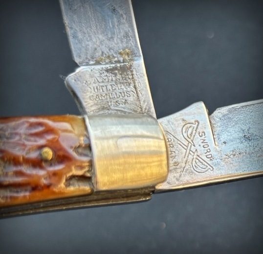 AWESOME U.S.A CAMILLUS SWORD-BRAND TRAPPER WITH BEAUTIFUL BONE HANDLES Carousel 13