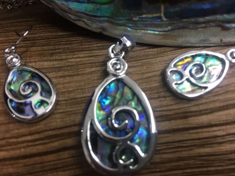 Paua Shell Pendant and Earring Set with Gift Box Carousel 1