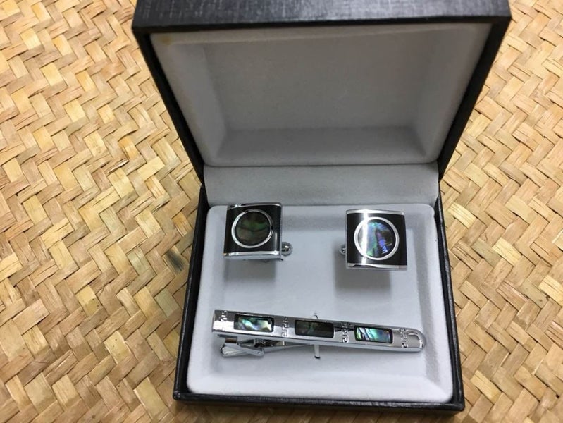 Paua Shell Cufflinks Tie Clip Box Set Carousel 2