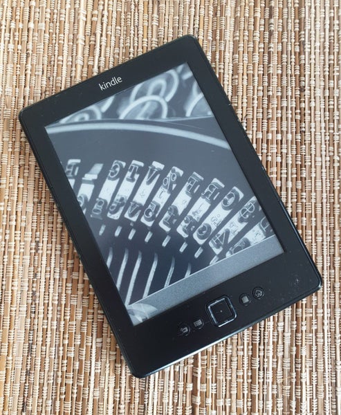 Kindle D01100 Carousel 1
