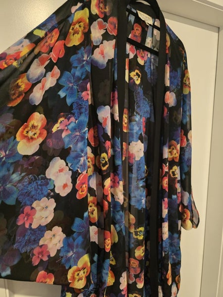 Augustine kimono Carousel 2