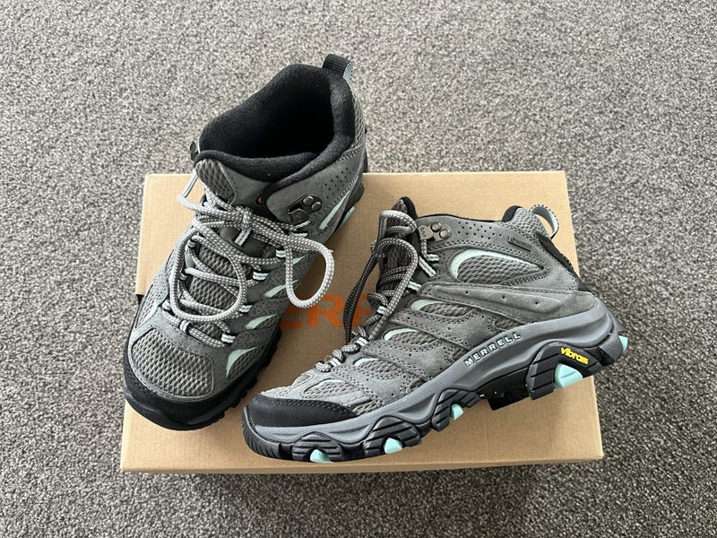 Merrell Hiking Boots - size 37.5 Carousel 2
