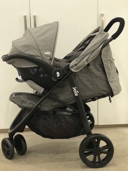 Joie Stroller with Baby Capsule Carousel 1