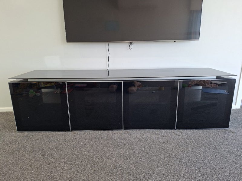 TV Cabinet Carousel 1