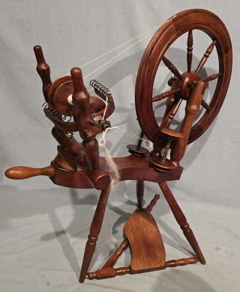 TekoTeko Pipy spinning wheel yarn knitting Carousel 1