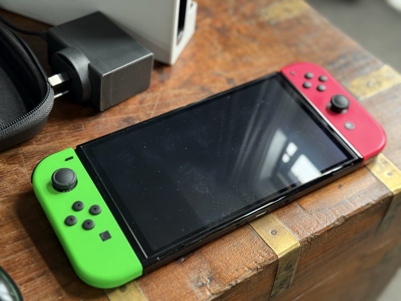 Nintendo Switch OLED + 2 games extra 2 joycons and 512GB SD card Carousel 2