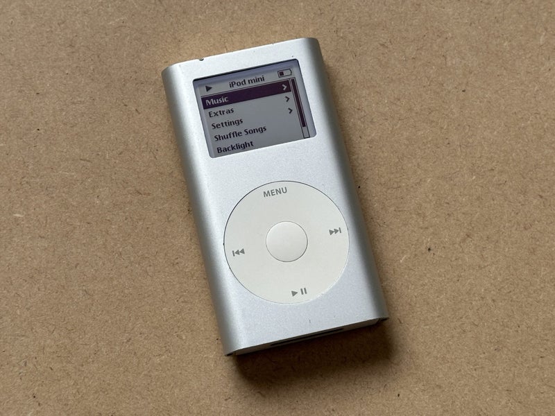 Silver iPod mini - 4GB Carousel 1