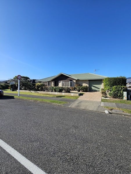 Image 1 of 20