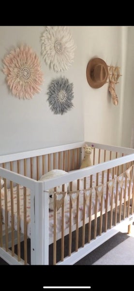 Cot - Riya Cot 5 in 1 - White/Beech Carousel 2