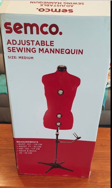 Mannequin - Medium Carousel 1