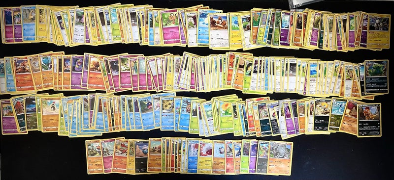 POKEMON CARDS - BIG BULK BUNDLE Carousel 2