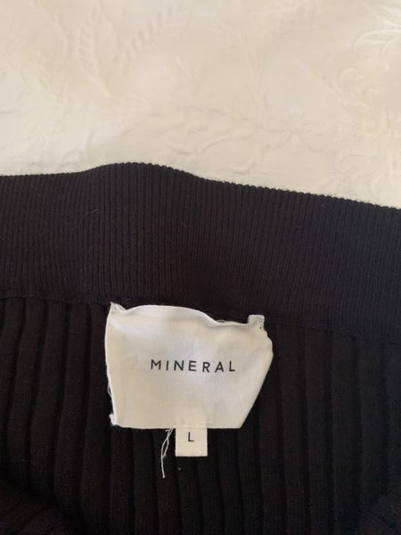 Mineral Black ribbed skirt Carousel 2