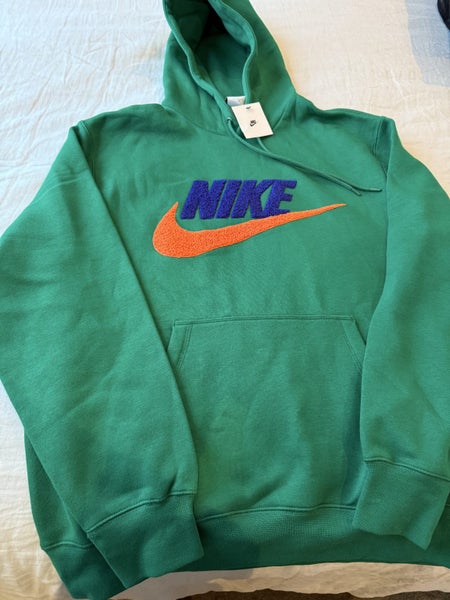 Nike sweatshirt Carousel 1