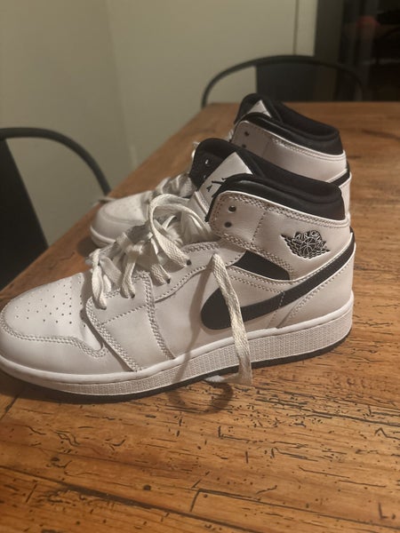Air Jordan 1 mid Carousel 1