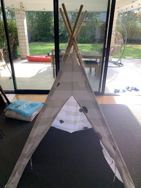 Teepee Carousel 2