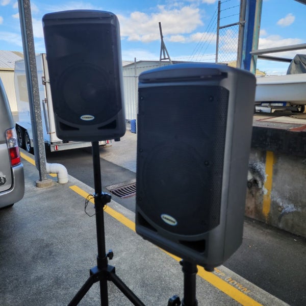 Samson XP510i Portable PA System 800W w/Stands Carousel 2
