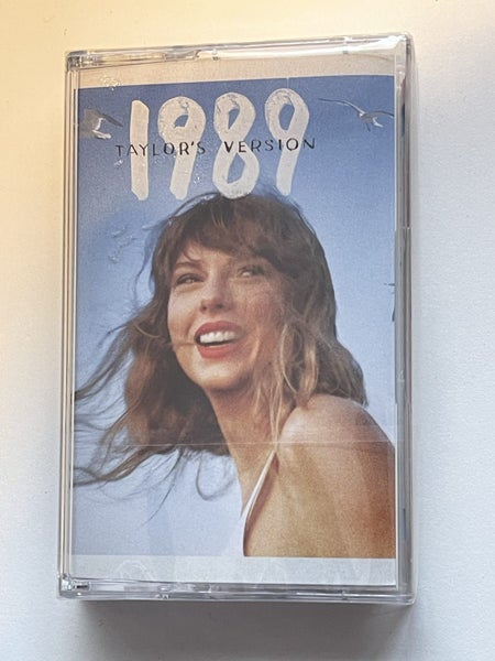 Taylor Swift - 1989 (Taylor’s Version) Cassette Tape Carousel 1